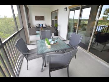 Private balcony/patio